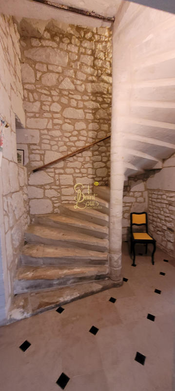 Maison - 300 m² - 7 pièces