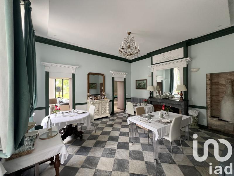 Château - 765 m² - 18 pièces