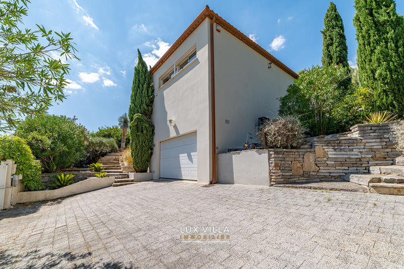 Villa - 180 m² - 7 pièces
