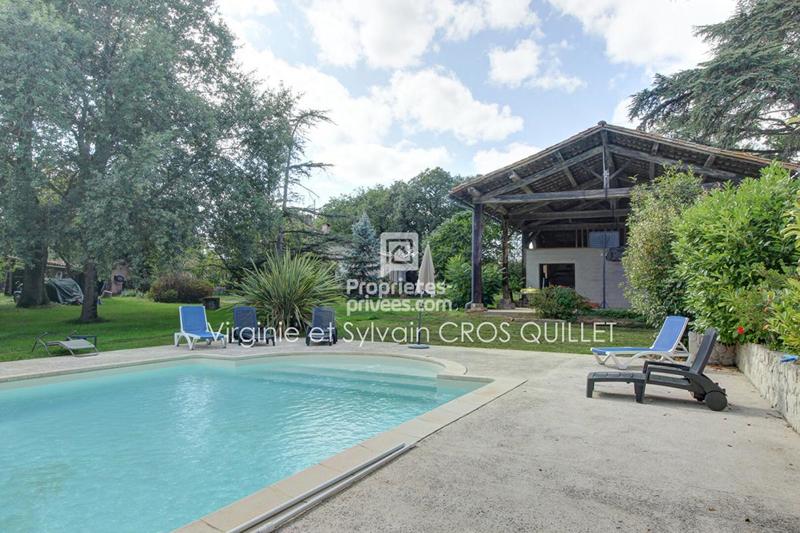 Maison - 200 m² - 10 pièces