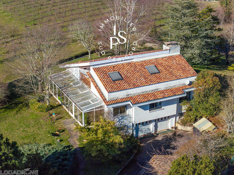 Maison - 203 m² - 6 pièces