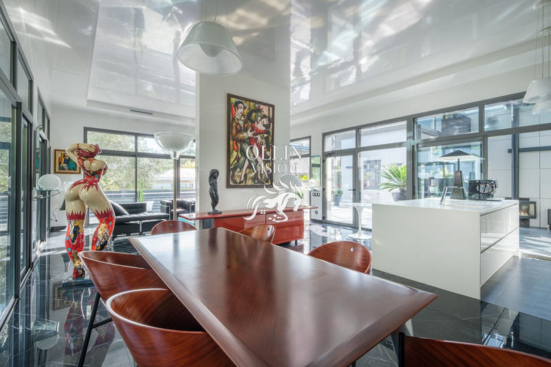 Villa - 230 m² - 8 pièces