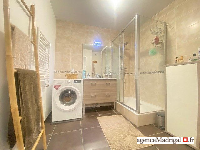 Appartement - 90 m² - 4 pièces