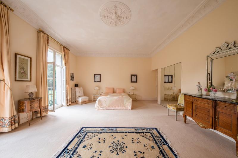 Maison de maîtres - 513 m² - 18 pièces