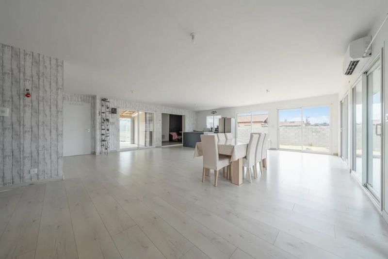 Maison - 160 m² - 7 pièces