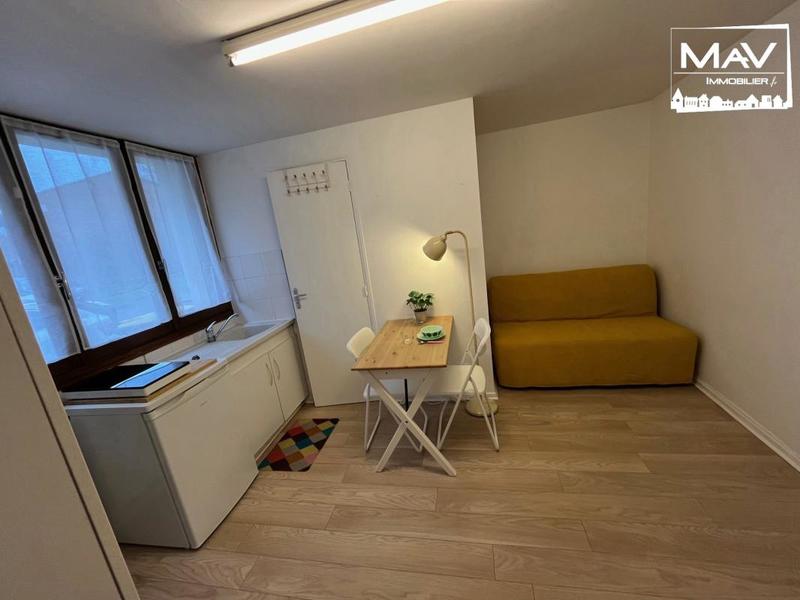 Studio - 15 m² - 1 pièce