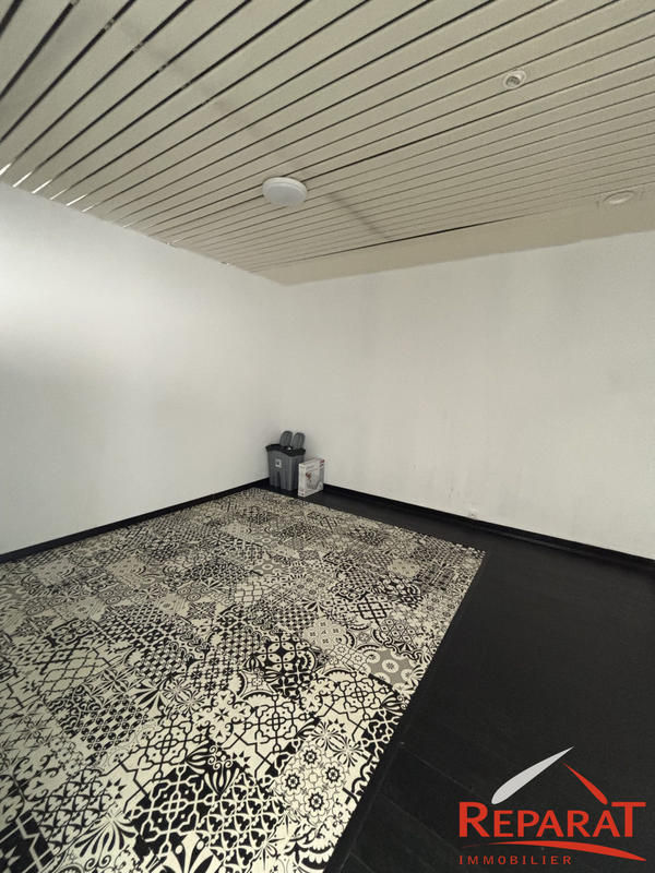 Local commercial - 110 m² - 1 pièce