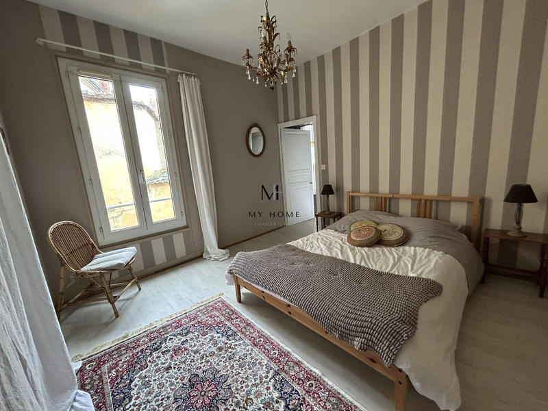 Maison - 183 m² - 8 pièces