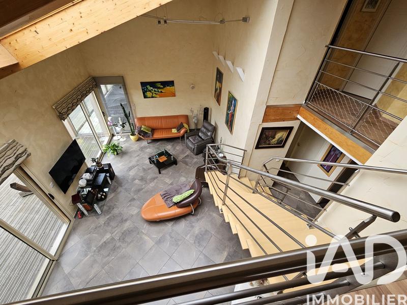 Maison - 210 m² - 7 pièces