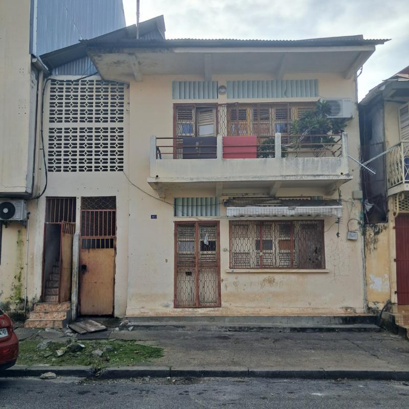 Immeuble - 200 m² - 6 pièces