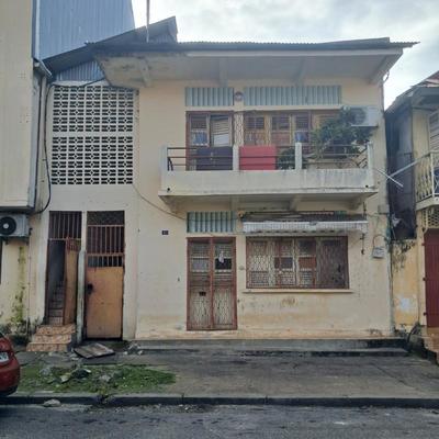 Immeuble - 200 m² - 6 pièces