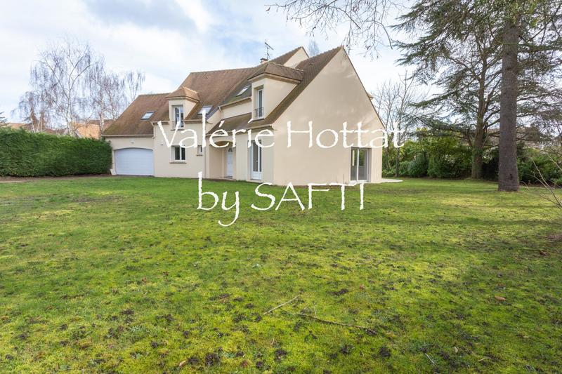 Maison - 240 m² - 9 pièces