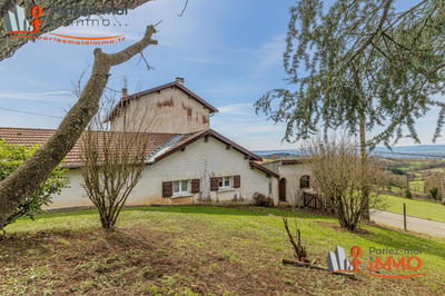 Maison - 185 m² - 8 pièces