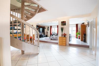 Maison - 183 m² - 5 pièces