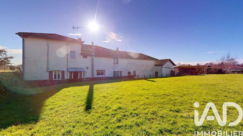 Maison - 216 m² - 8 pièces