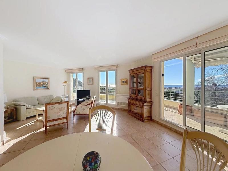 Appartement - 82 m² - 3 pièces