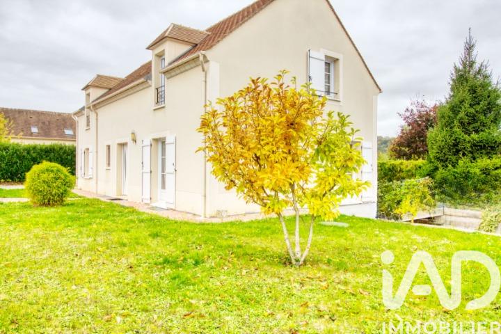 Maison - 208 m² - 6 pièces