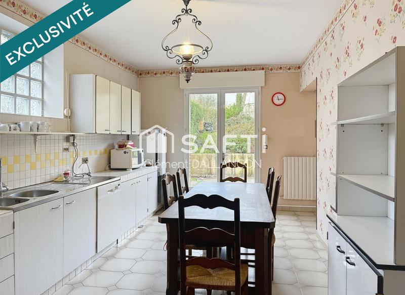 Maison - 220 m² - 8 pièces