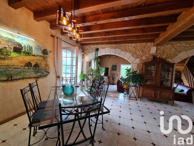 Maison - 202 m² - 6 pièces