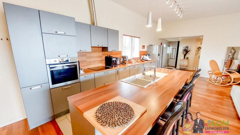 Villa - 384 m² - 7 pièces