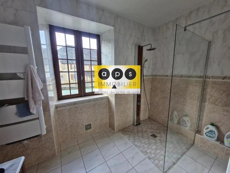 Propriété - 200 m² - 10 pièces