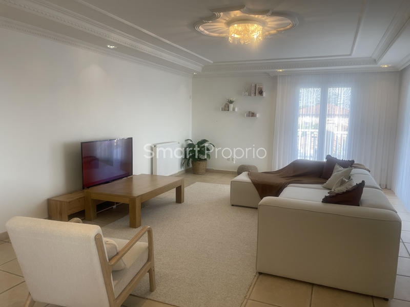 Maison - 280 m² - 8 pièces