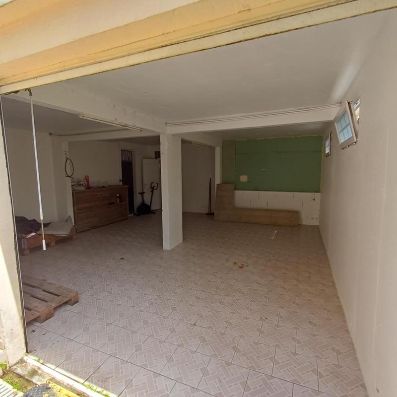 Maison - 250 m² - 8 pièces