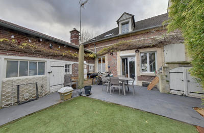 Maison - 95 m² - 5 pièces