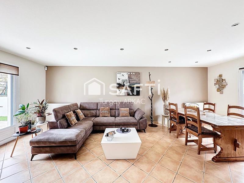 Maison - 91 m² - 4 pièces