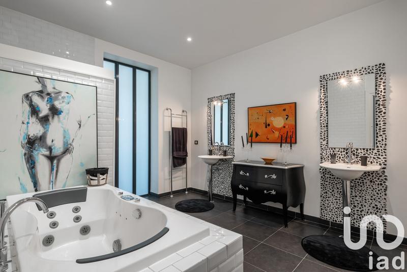 Maison de ville - 230 m² - 6 pièces