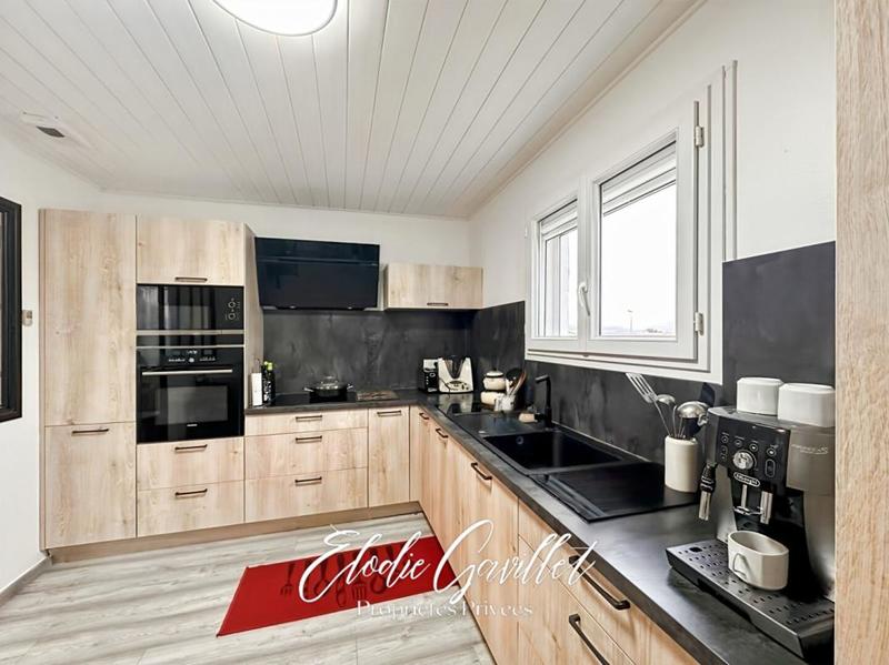 Maison - 95 m² - 5 pièces