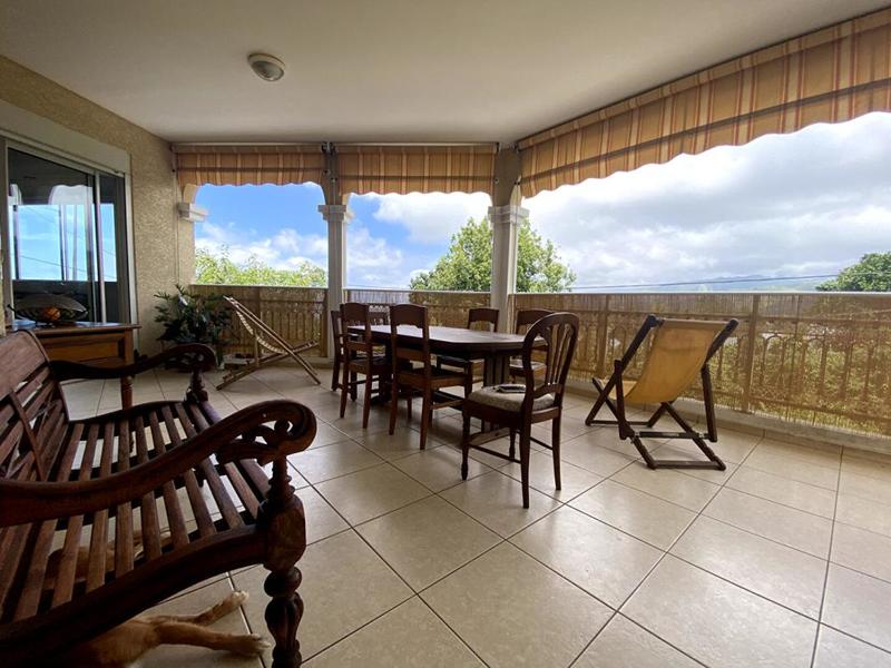 Maison - 255 m² - 6 pièces