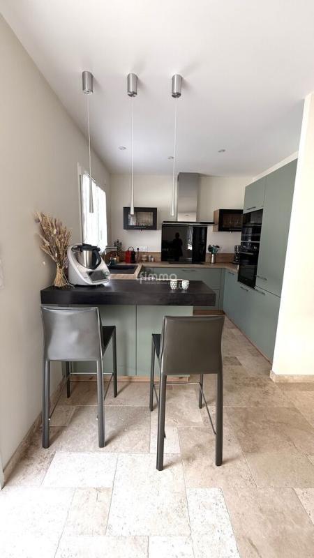 Maison - 140 m² - 5 pièces