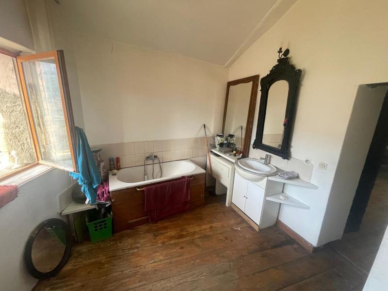 Maison - 300 m² - 4 pièces