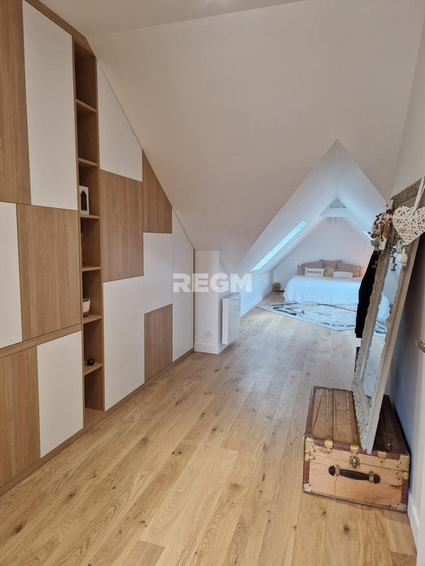 Maison - 132 m² - 8 pièces