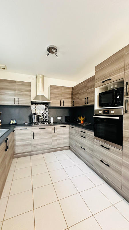 Maison - 94 m² - 4 pièces