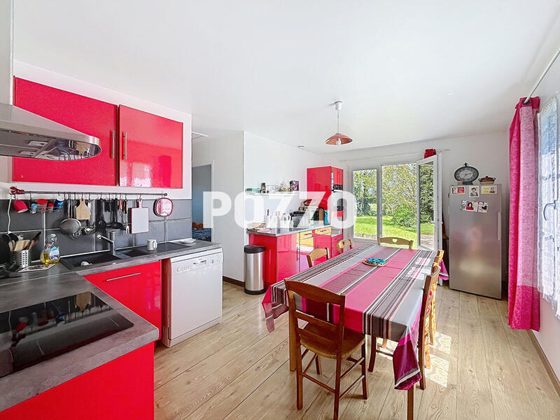 Maison - 159 m² - 9 pièces