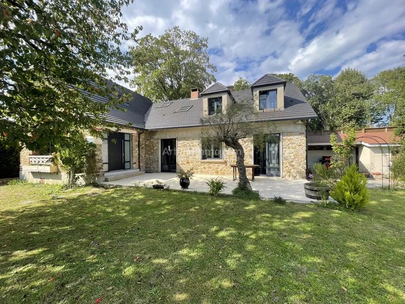 Maison - 151 m² - 7 pièces