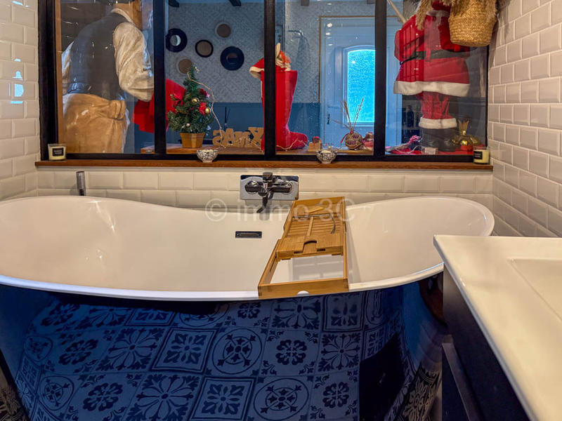 Maison en pierre - 201 m² - 7 pièces