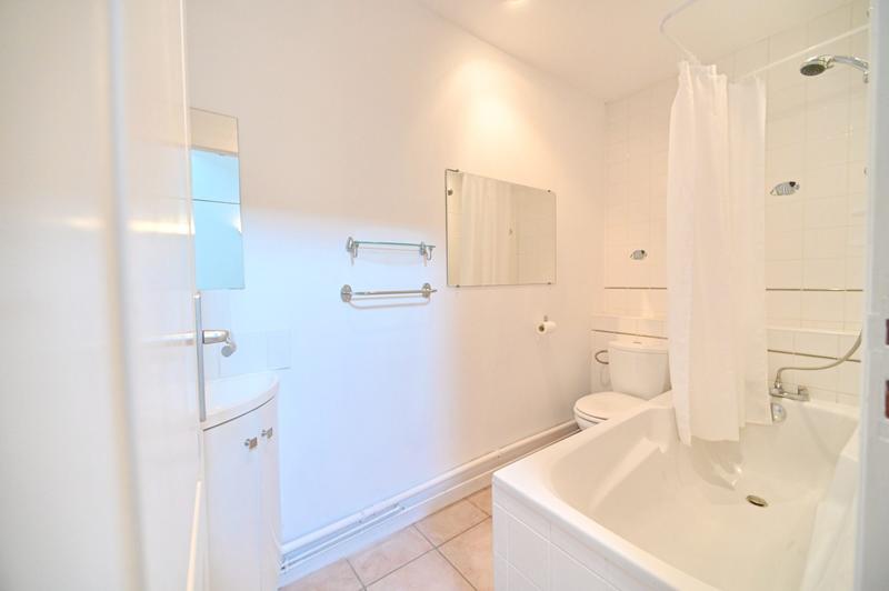 Maison traditionnelle - 311 m² - 13 pièces