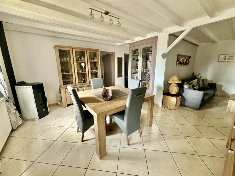 Maison traditionnelle - 188 m² - 6 pièces