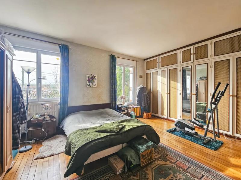 Maison - 260 m² - 10 pièces