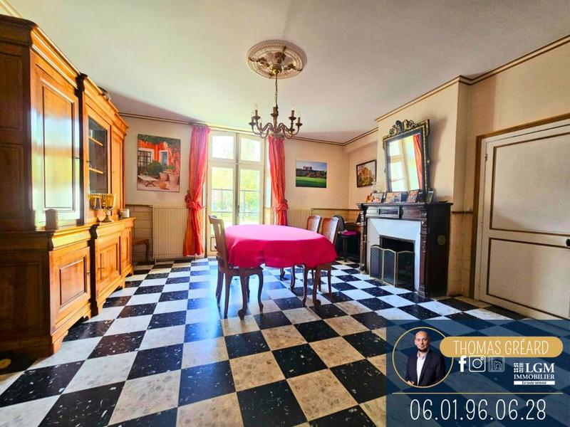 Propriété - 250 m² - 6 pièces