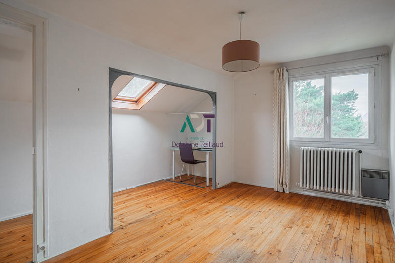 Maison traditionnelle - 181 m² - 10 pièces