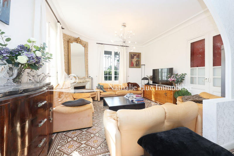 Maison - 300 m² - 7 pièces