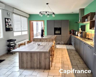 Appartement - 202 m² - 8 pièces
