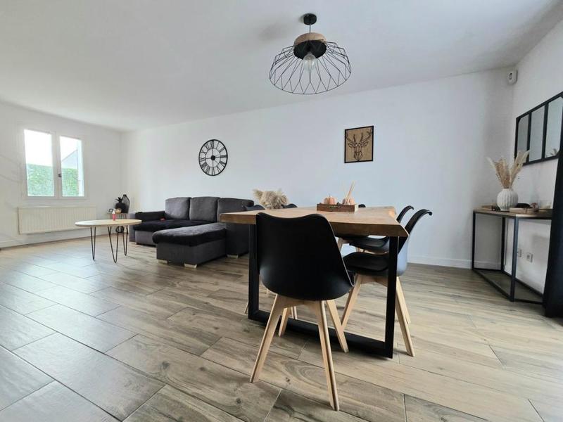 Maison jumelée - 94 m² - 4 pièces