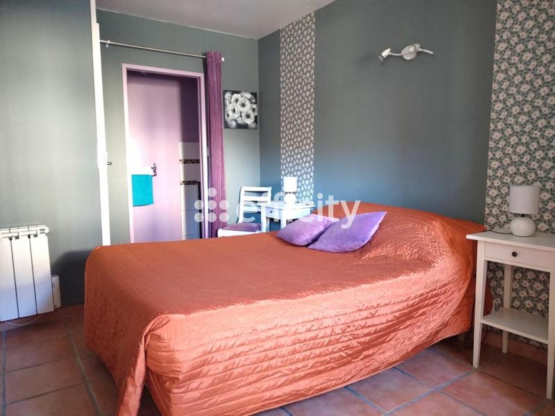 Maison - 210 m² - 7 pièces