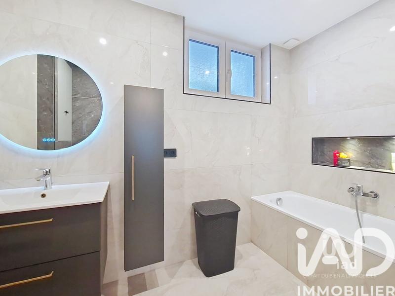 Maison - 86 m² - 4 pièces