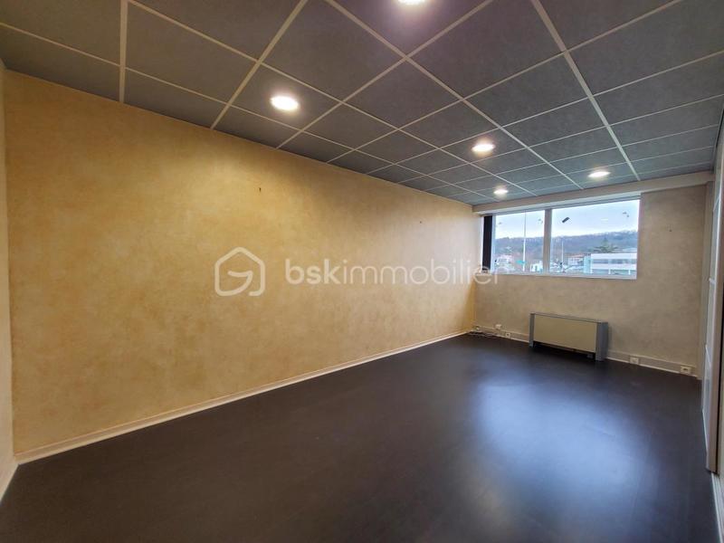 Bureau - 93 m² - 5 pièces